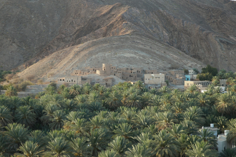 Birkat Al Mouz - banánová oáza s ruinami starovekej hlinenej osady