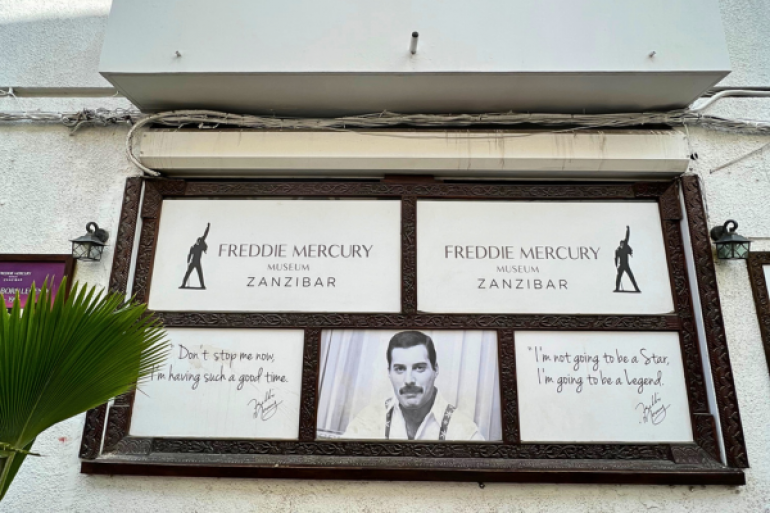 V Stowne Towne nájdete múzeum Freddieho Mercuryho. Určite sa zastavte.
